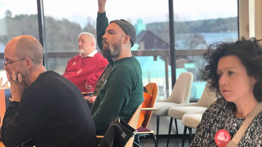 Anders Carlsson, i mitten, tyckte att åsiktsprogrammet var för positivt till AI.