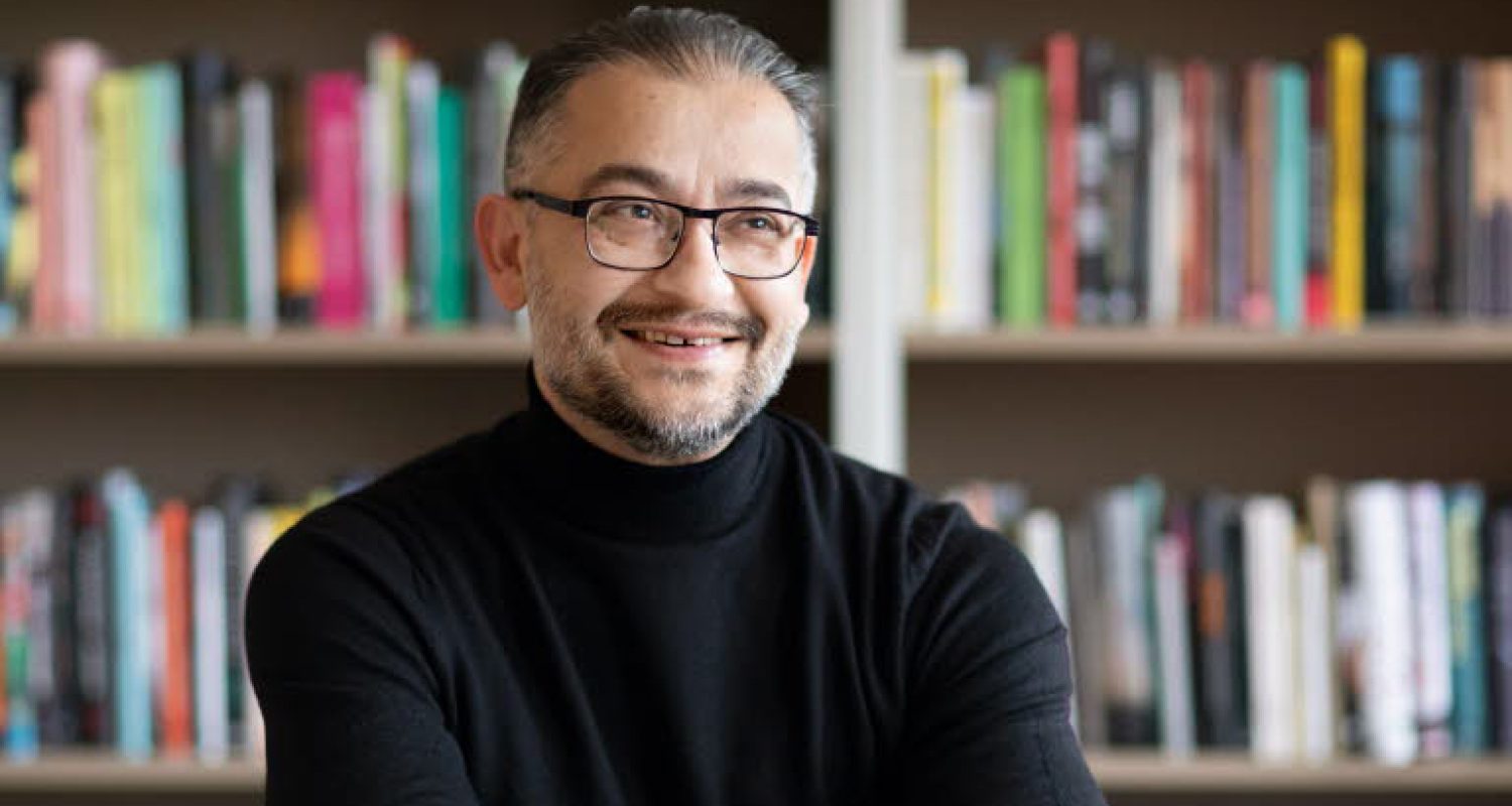 Bagir Kwiek hoppas att Malmös nya romska bibliotek ska bli en internationell förebild för hur bibliotek kan användas som verktyg för demokrati och inkludering.